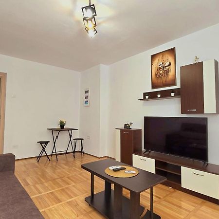 Apartament Confort Hd Хунедоара Екстер'єр фото