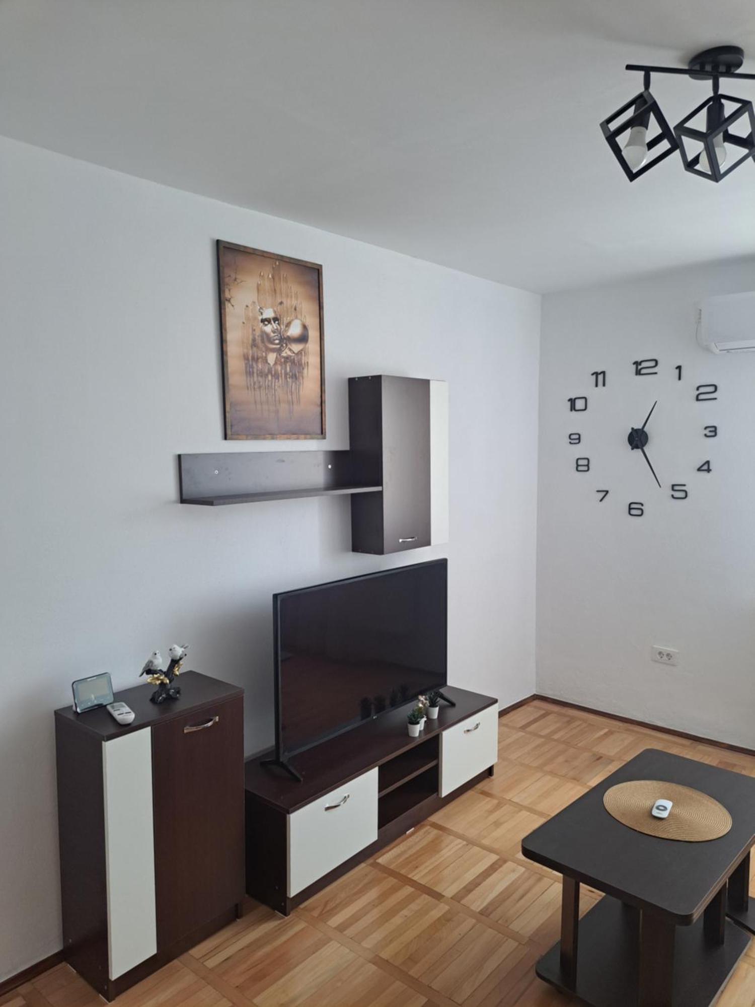 Apartament Confort Hd Хунедоара Екстер'єр фото